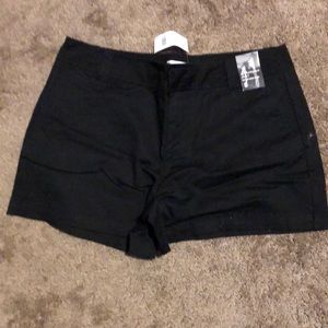 New York and Co size 6 black short